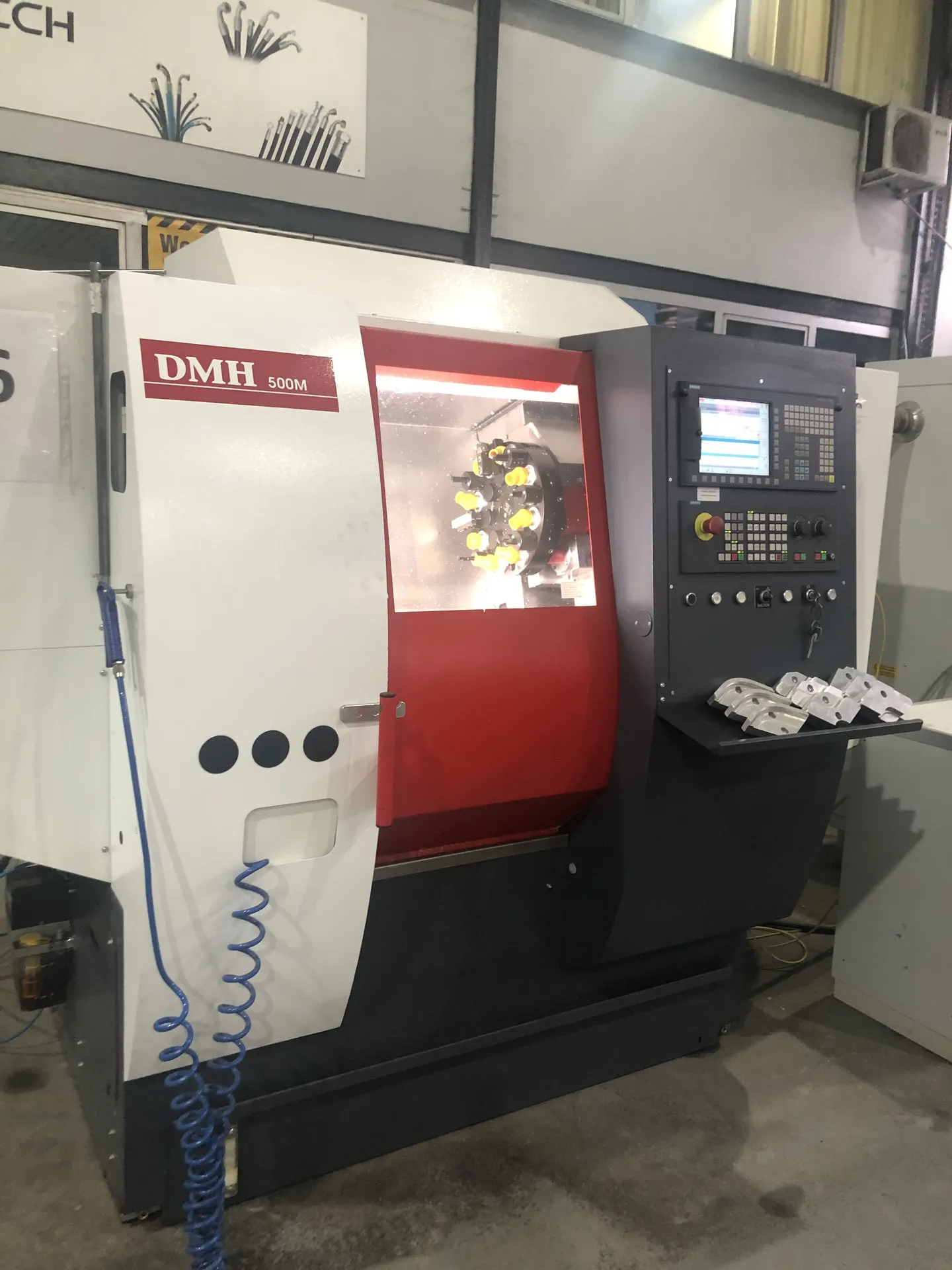 CNC machine for making hydraulic and pneumatic seals
