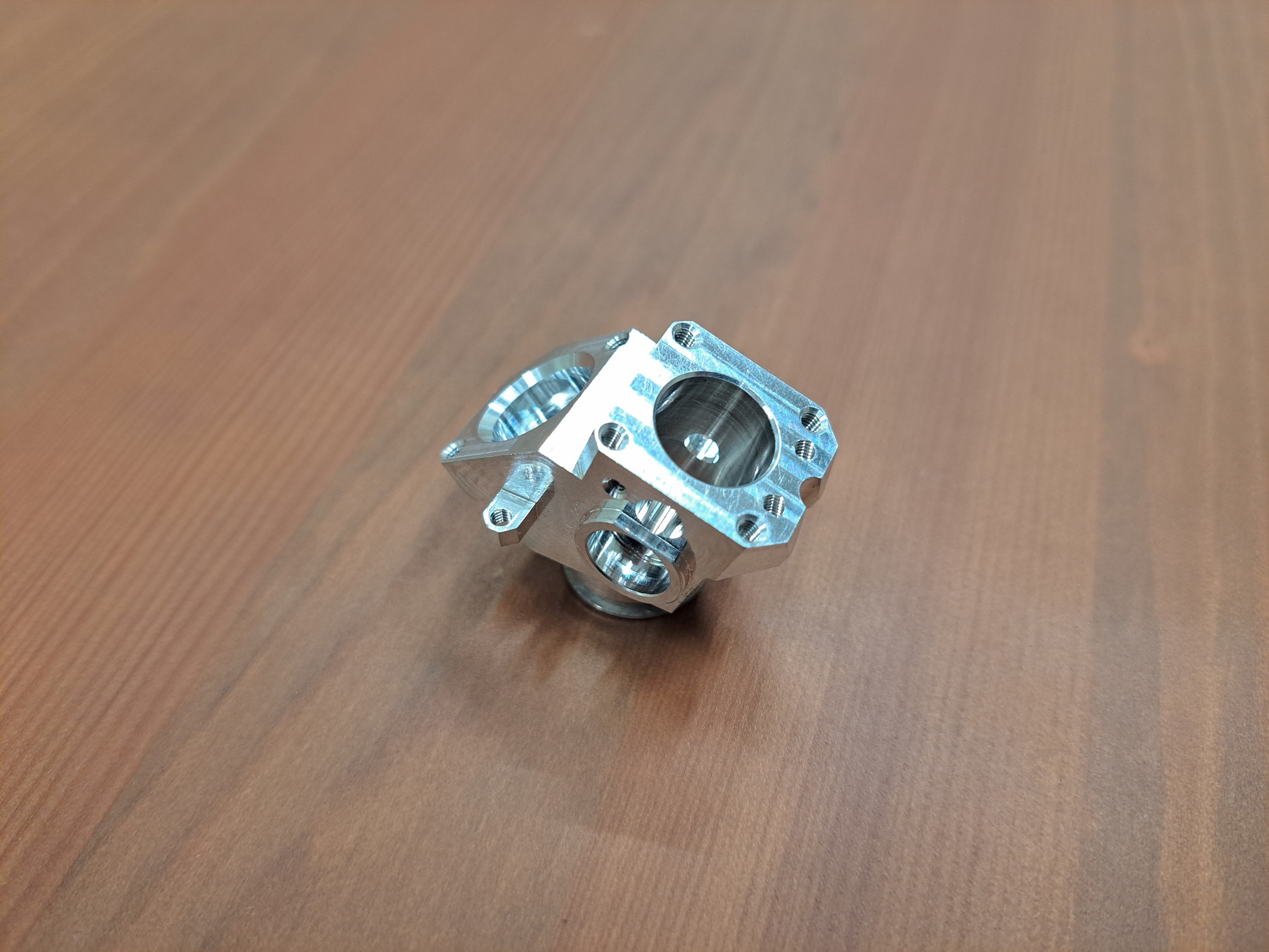 Injector body