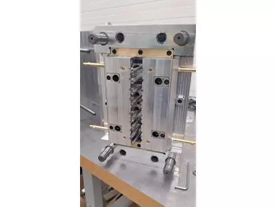 8 cavity, slider injection mold