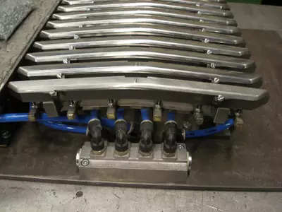 Poliervorrichtung für Zierleisten