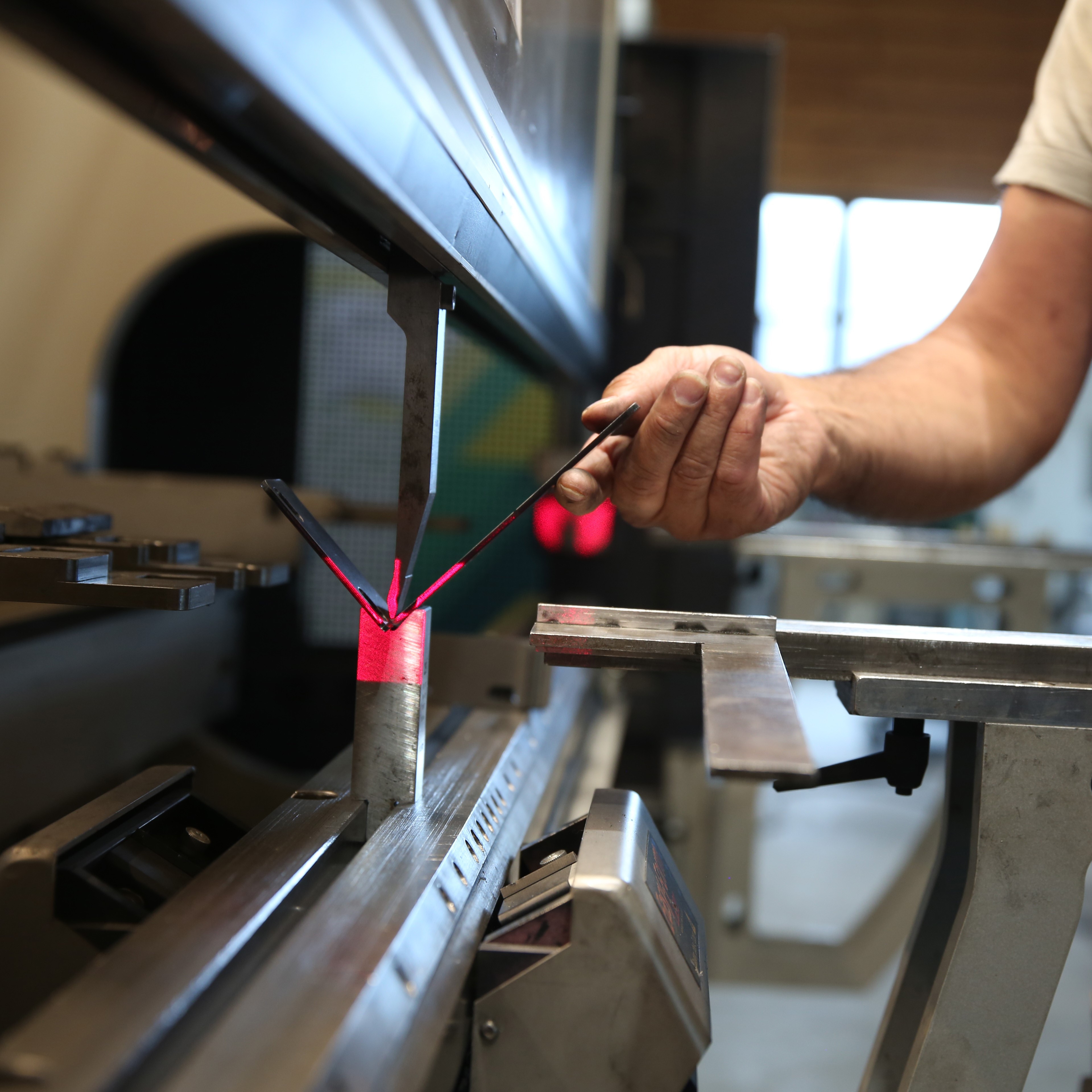 Abkanten mit Laservermessung