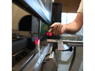 Abkanten mit Laservermessung