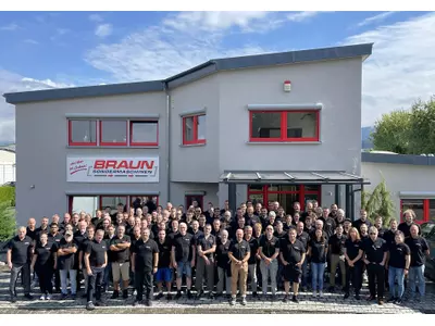 gruppenfoto_braun_sondermaschinen_gmbh_2022.jpeg