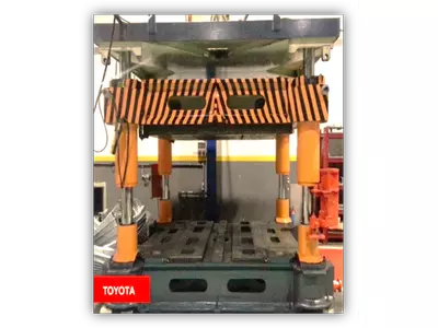 250 tonn hydraulics Press