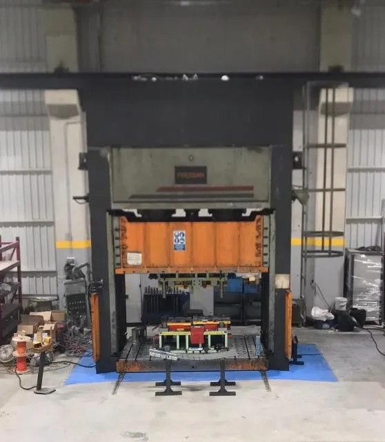 1000 tonn hydraulics Press