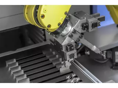 5-achsfraesen_mit_roboterbestueckung.jpg