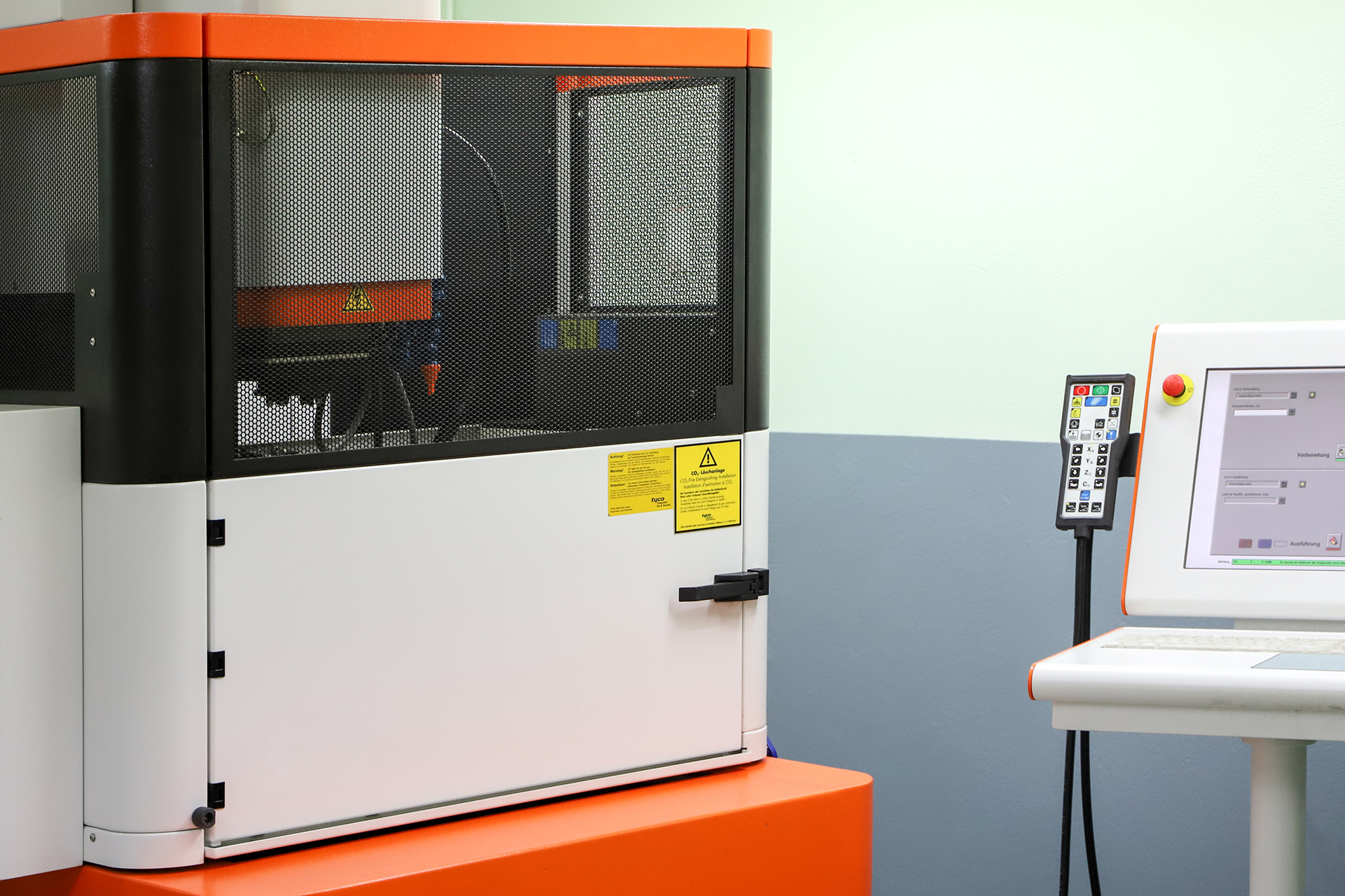 AC FORM 20 - Senkerodiermaschine