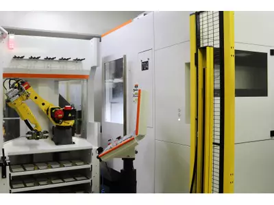 Mikron MILL P 500 U - 5-Achsfräszentrum mit Roboterbestückung