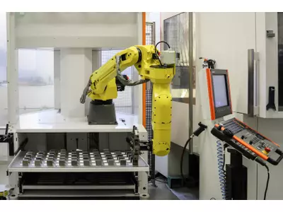 Mikron HPM 800U II - 5-Achsfräszentrum mit Roboterbestückung