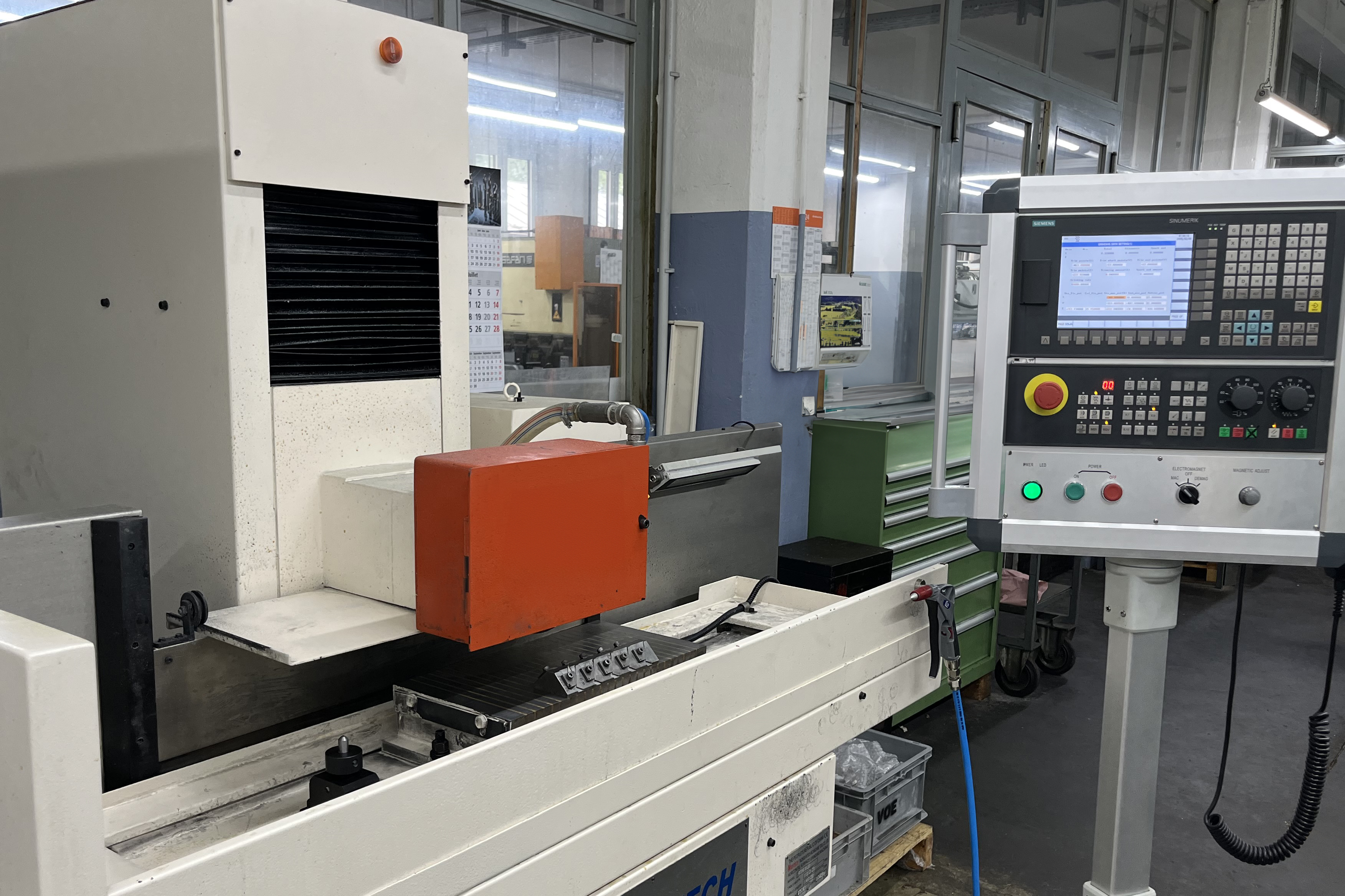 HIGHTECH - Flachschleifmaschine