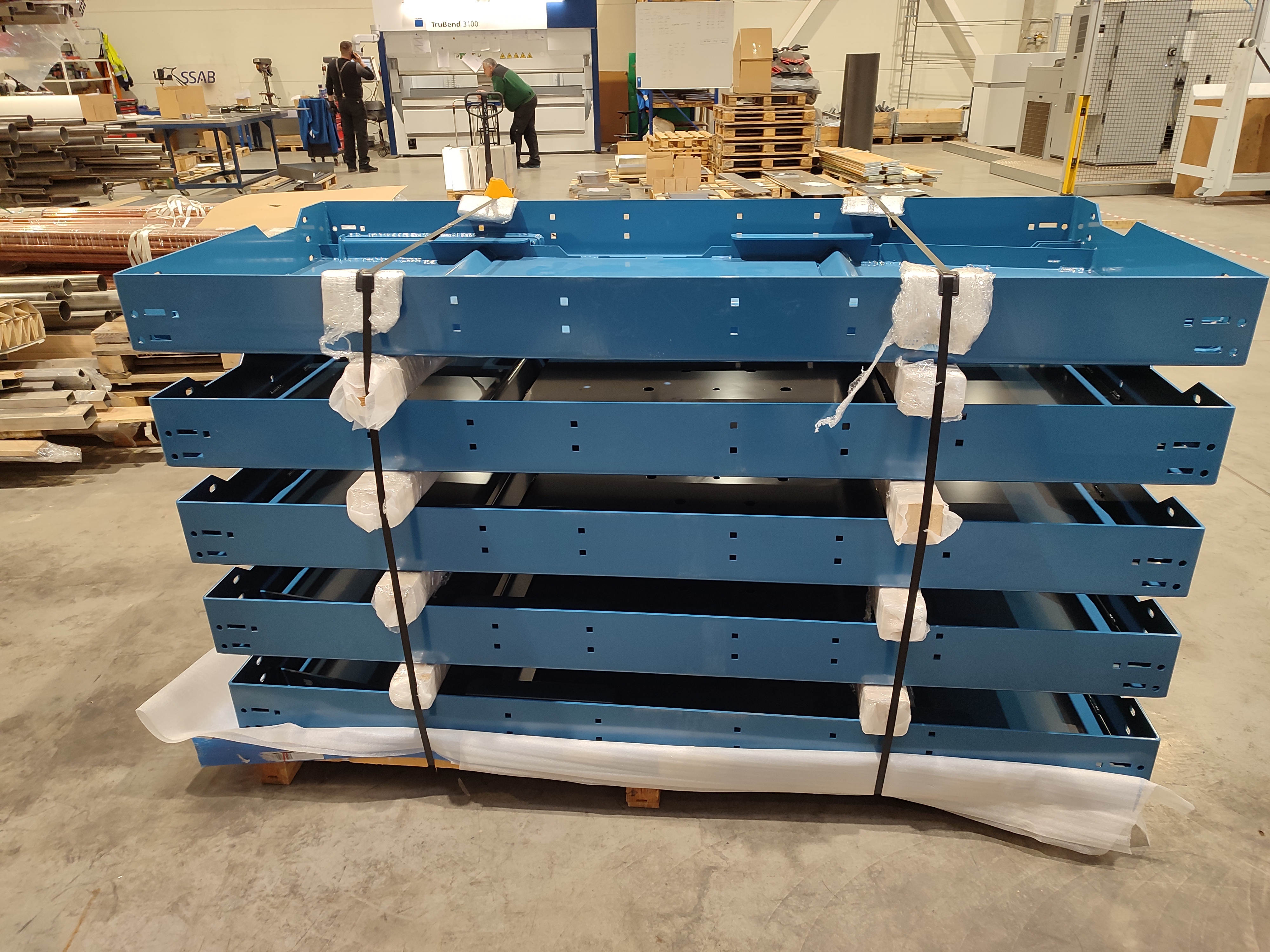 Scissor lift frame