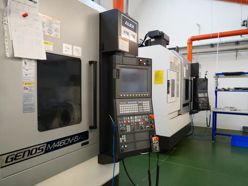 2x OKUMA GENOS M460V-5AX
