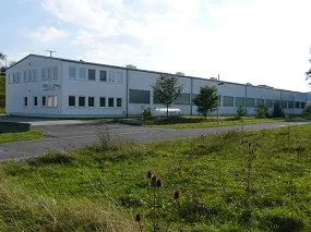 halle_vorn1