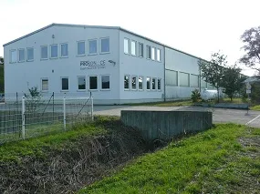 halle_vorn2