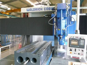 Waldrich Coburg CNC-Führungsbahnen-Schleifmaschine 30-10 SNC-Q 2525 / 4 m