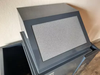 Gepulverte Haube für Abfallbehälter