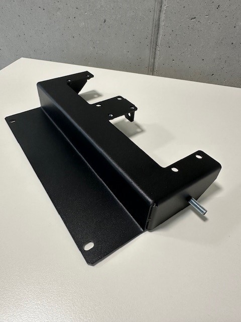 Halter pulverbeschichtet mit Bolzen