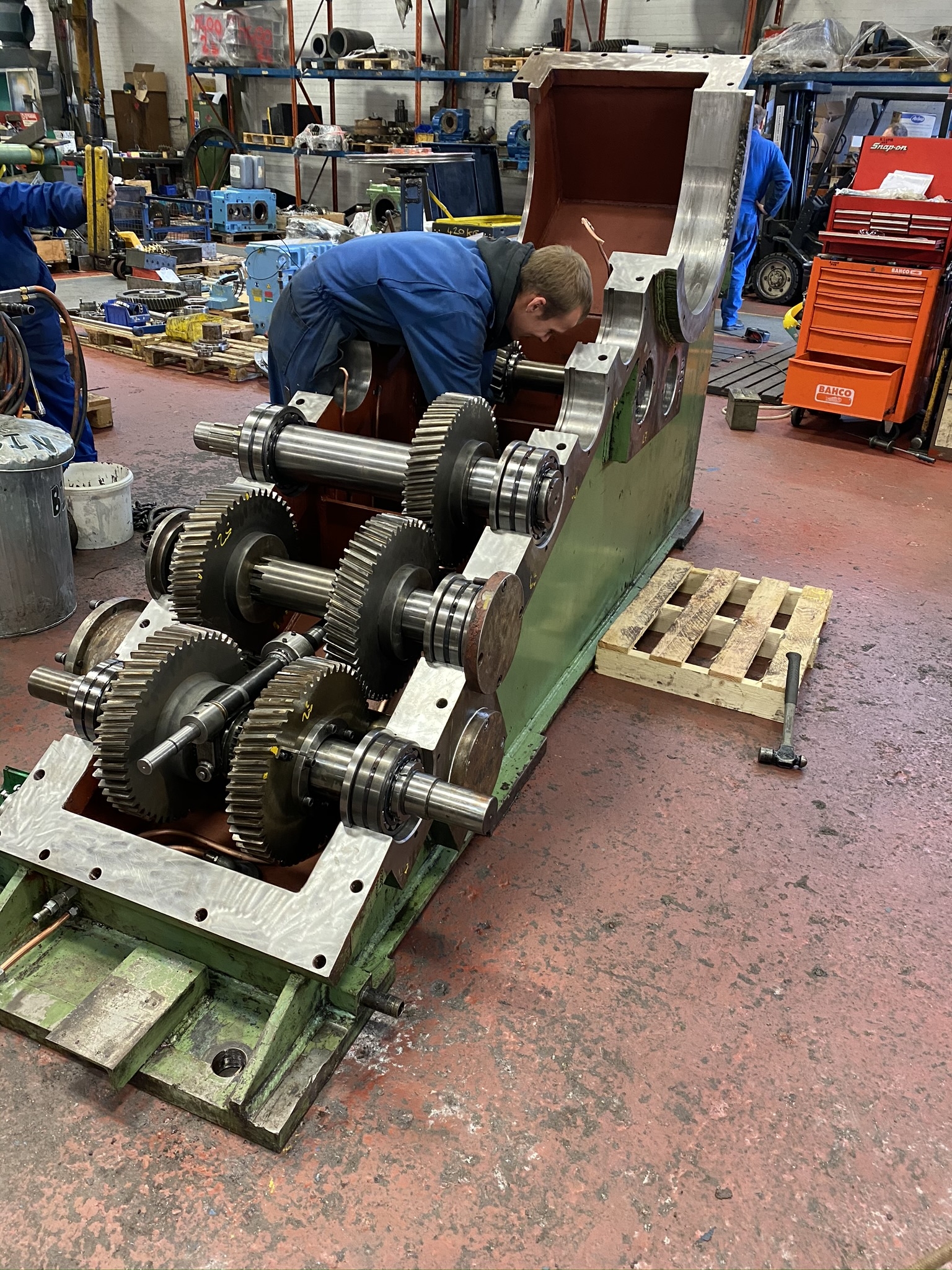 HELICAL GEARBOX