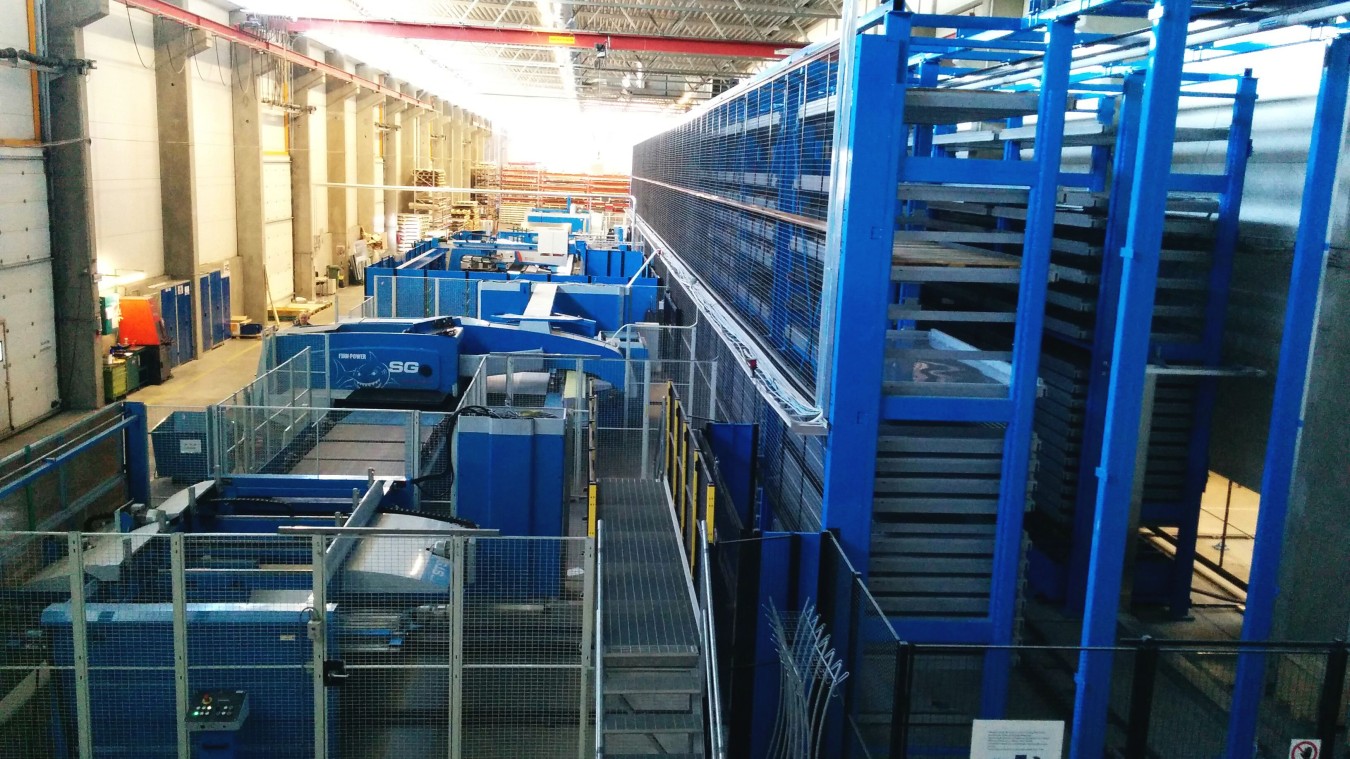 Punch-Laser Combination LPe6f + LSR6 Loading Robot