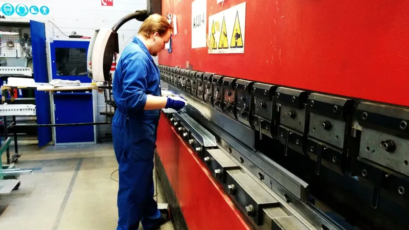 Hydraulic Press Brake Amada HFE 130/4