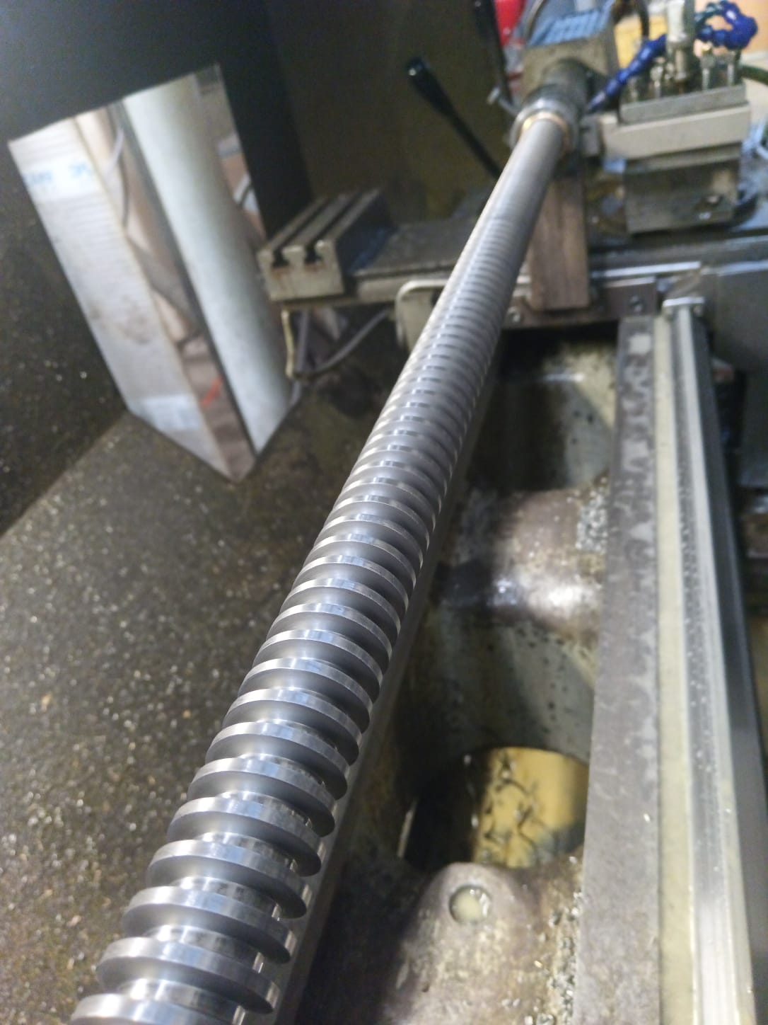 trapezoidal screw