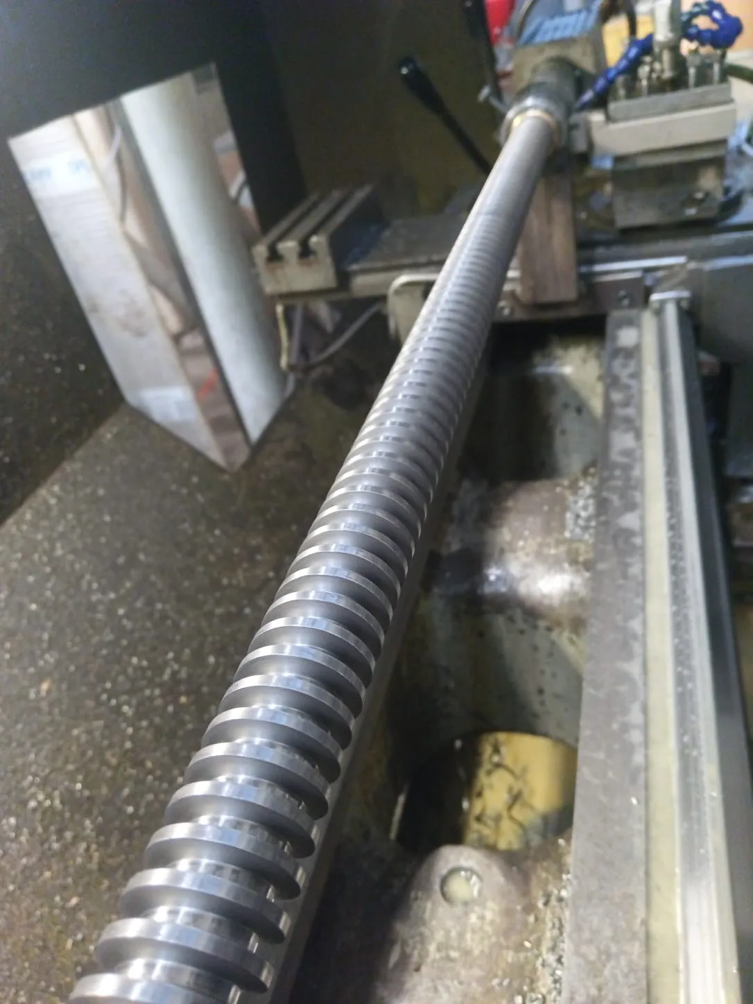 trapezoidal screw
