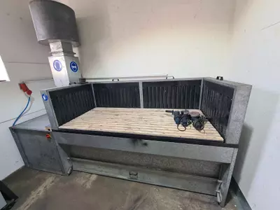 Schleifplatz mit Absaugung