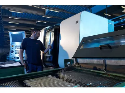 Oltre 100 macchinari CNC (Torni, Rettifiche, saldatrici etc)