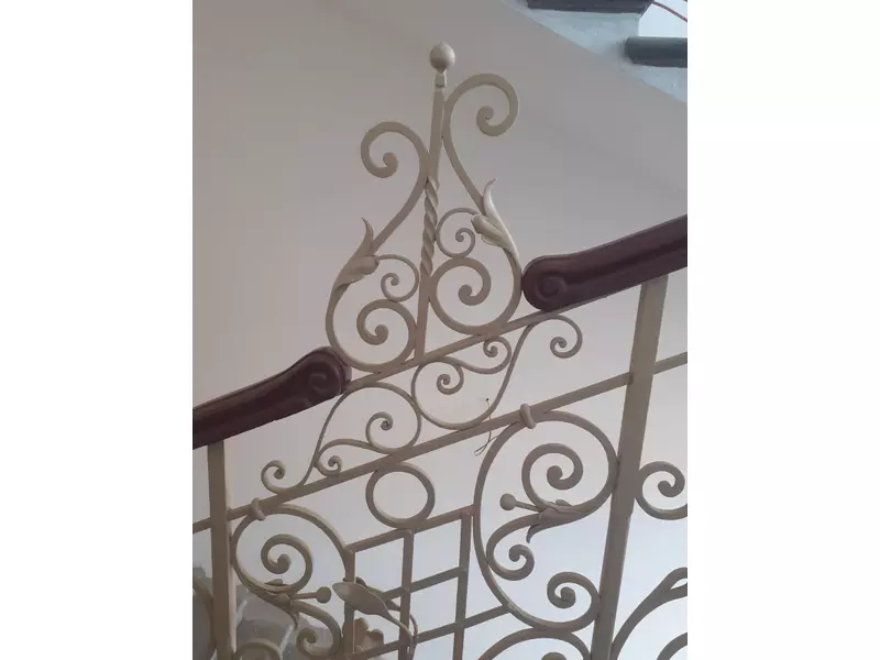 Historical_railing.jpg.webp
