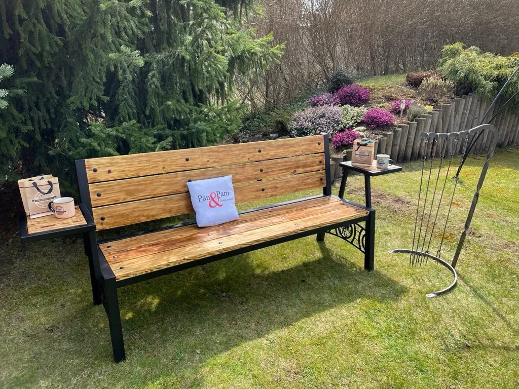 Custom_exterior_bench.jpg