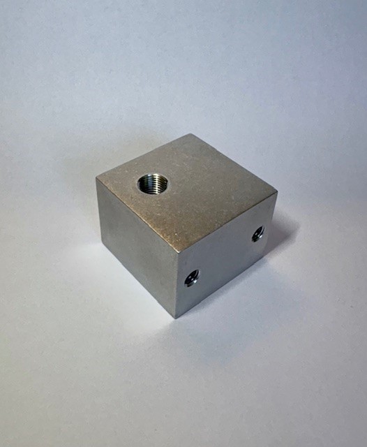 Tumble grinded alu part , Gleitgeschlliffenes Aluteil