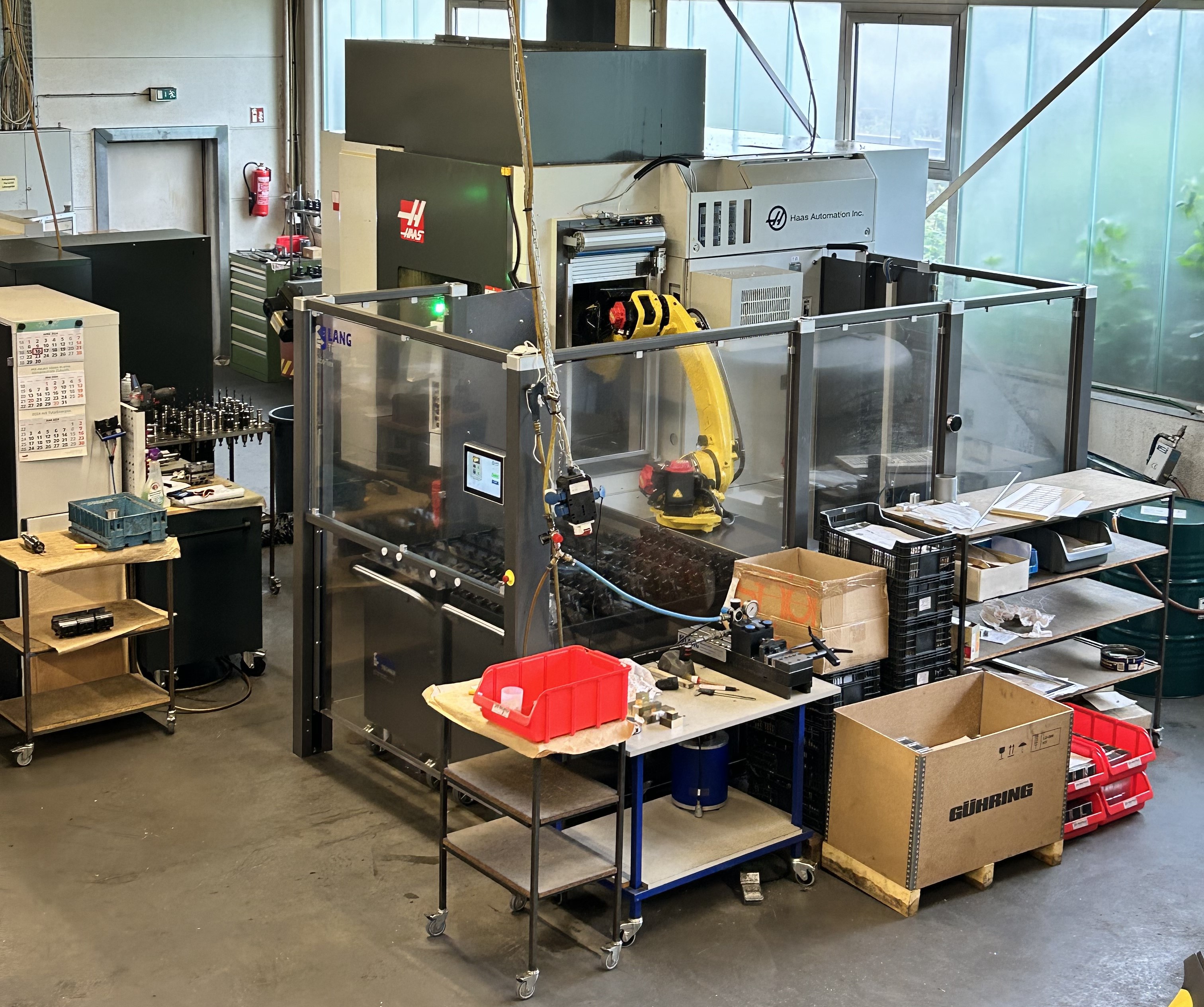 UMC750-SS with Lang-Technik Robotrex Automation