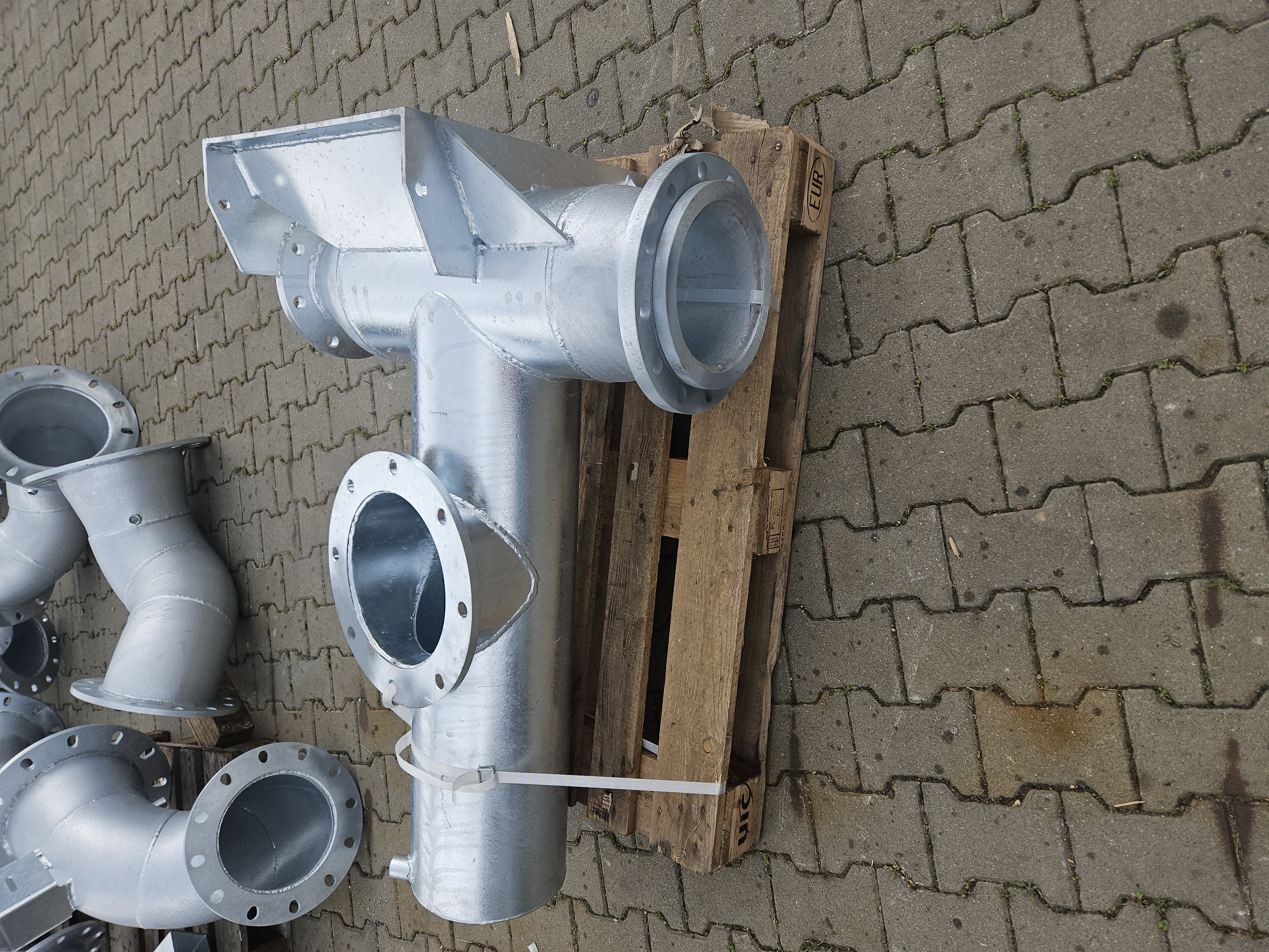 Pump housing
