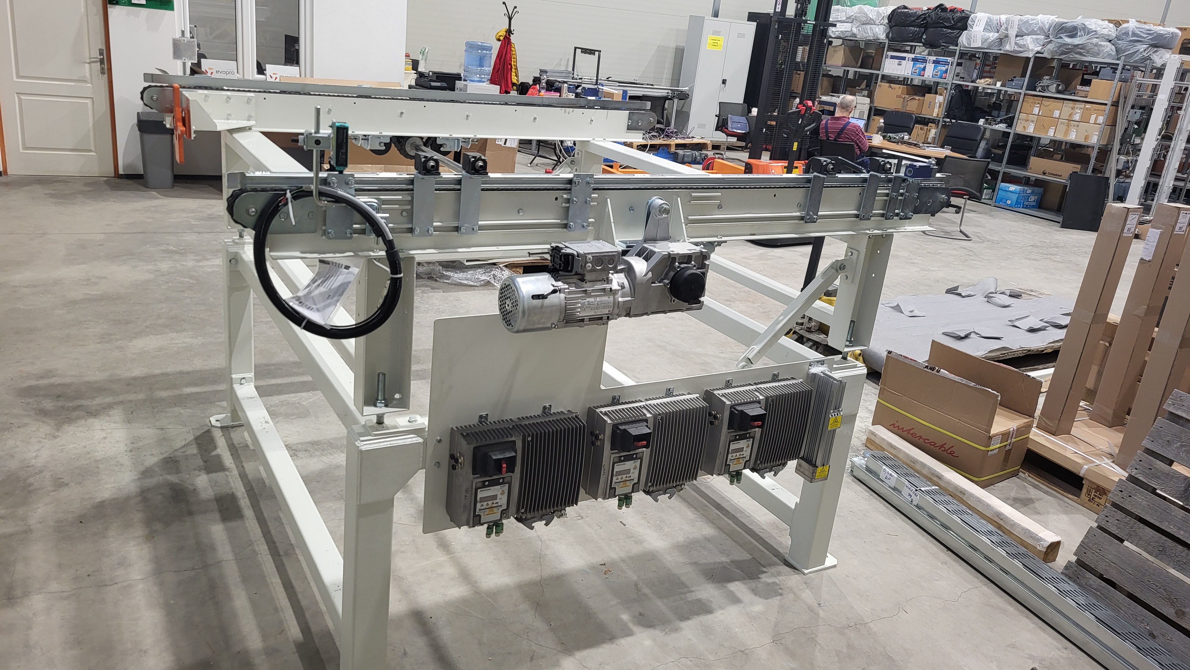 Conveyor assembly