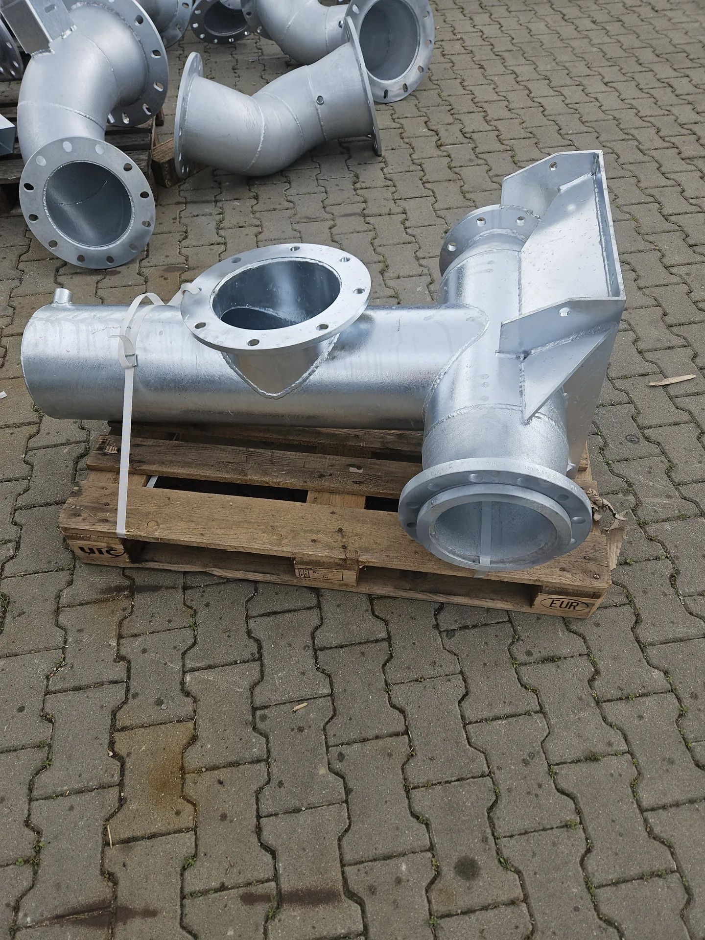 Pump housing