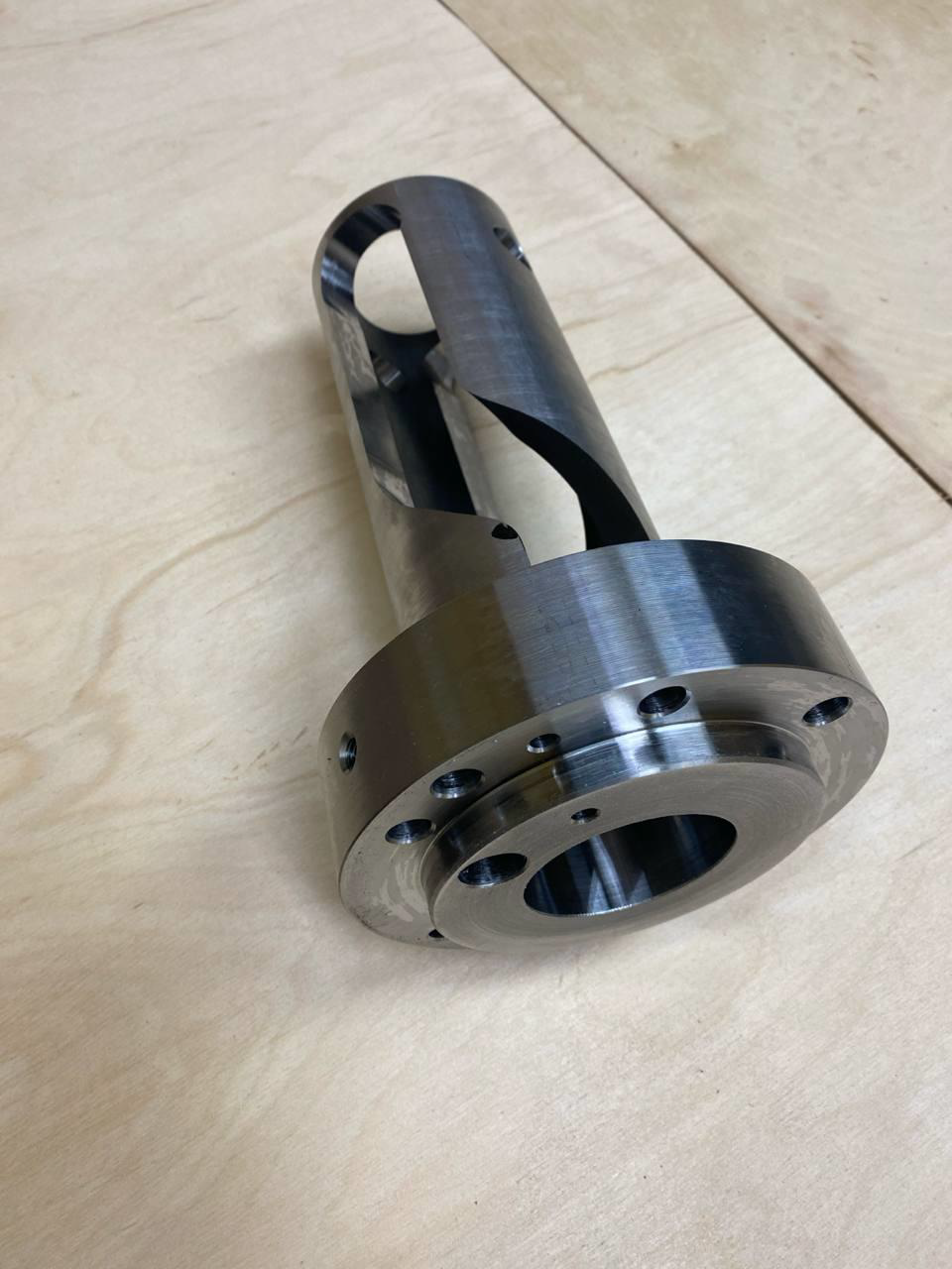 metal cam