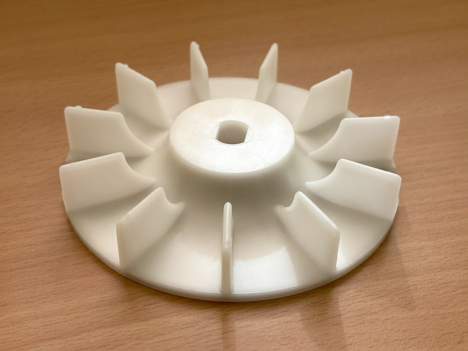 Plastic fin for Electromotor