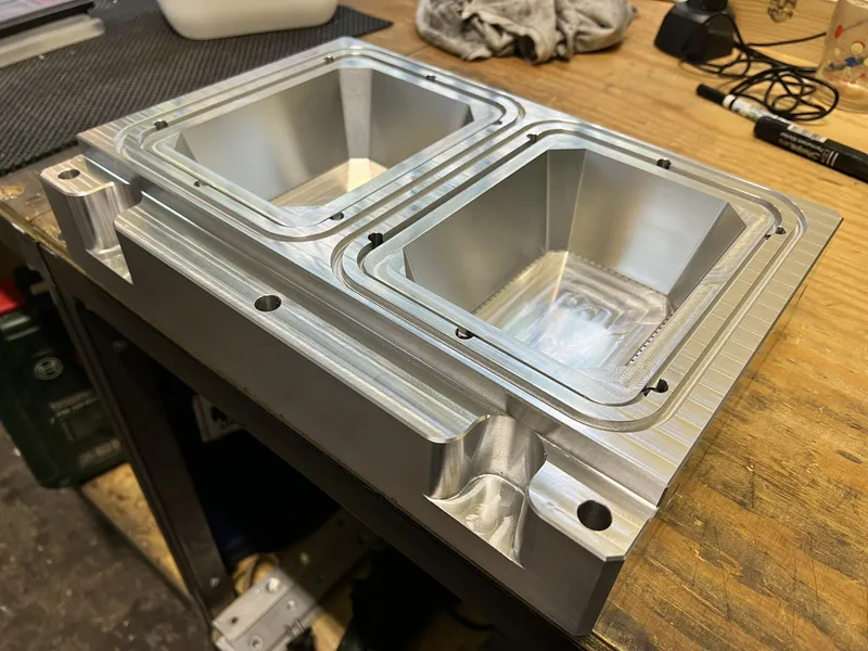 Forming cardboard packaging