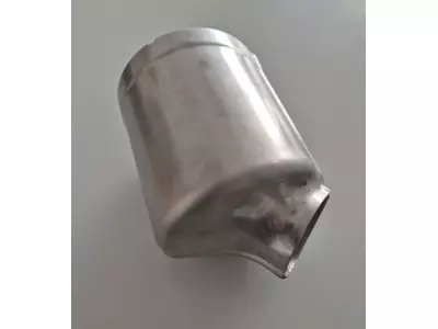 Katalysatorgehäuse aus zwei Tiefziehteilen