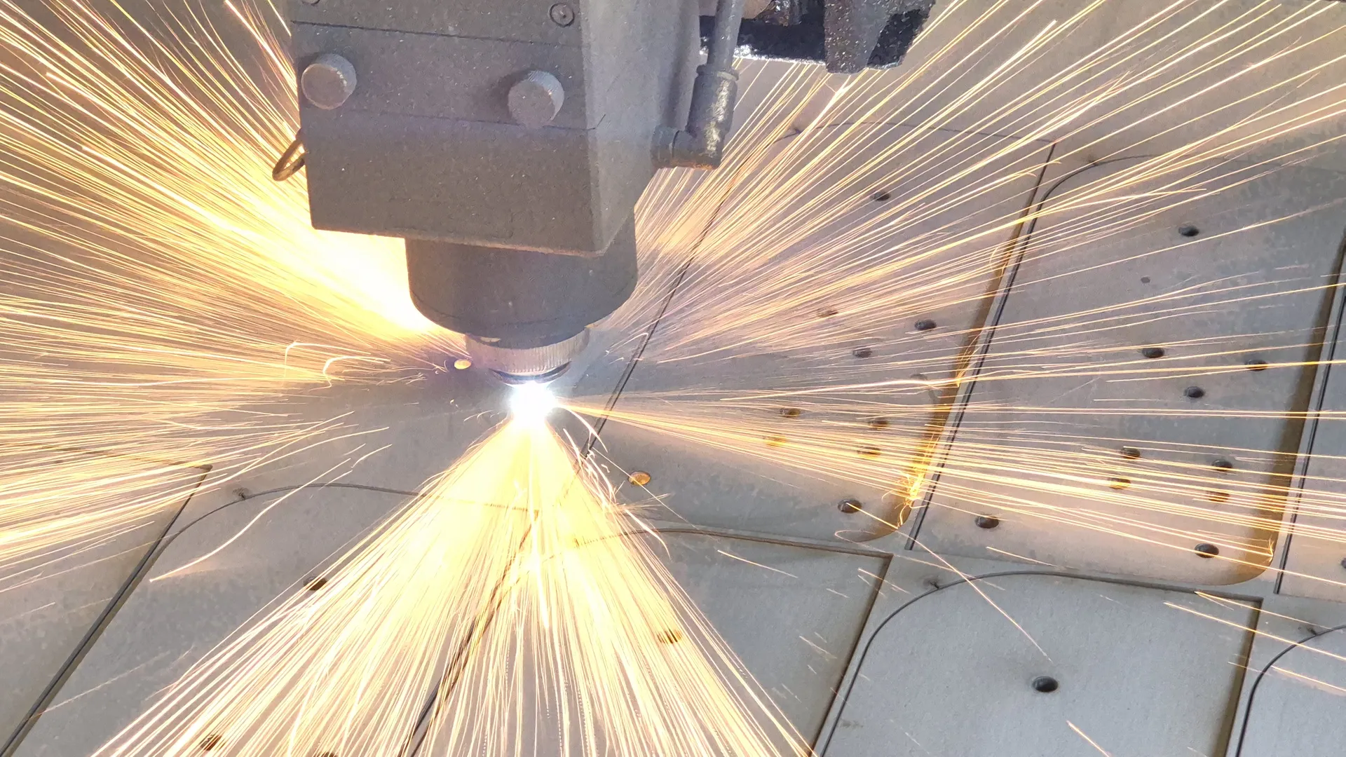 laser cutting of stainless steel