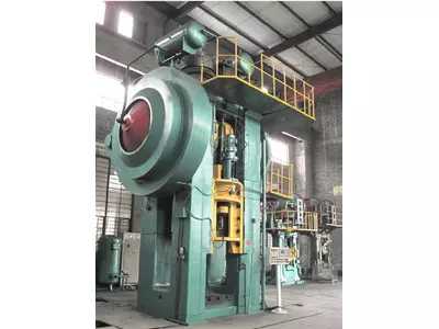 Heißformschmiedepresse 2500t