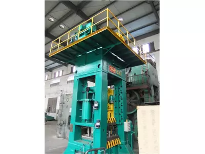 Heißformschmiedepresse 630t