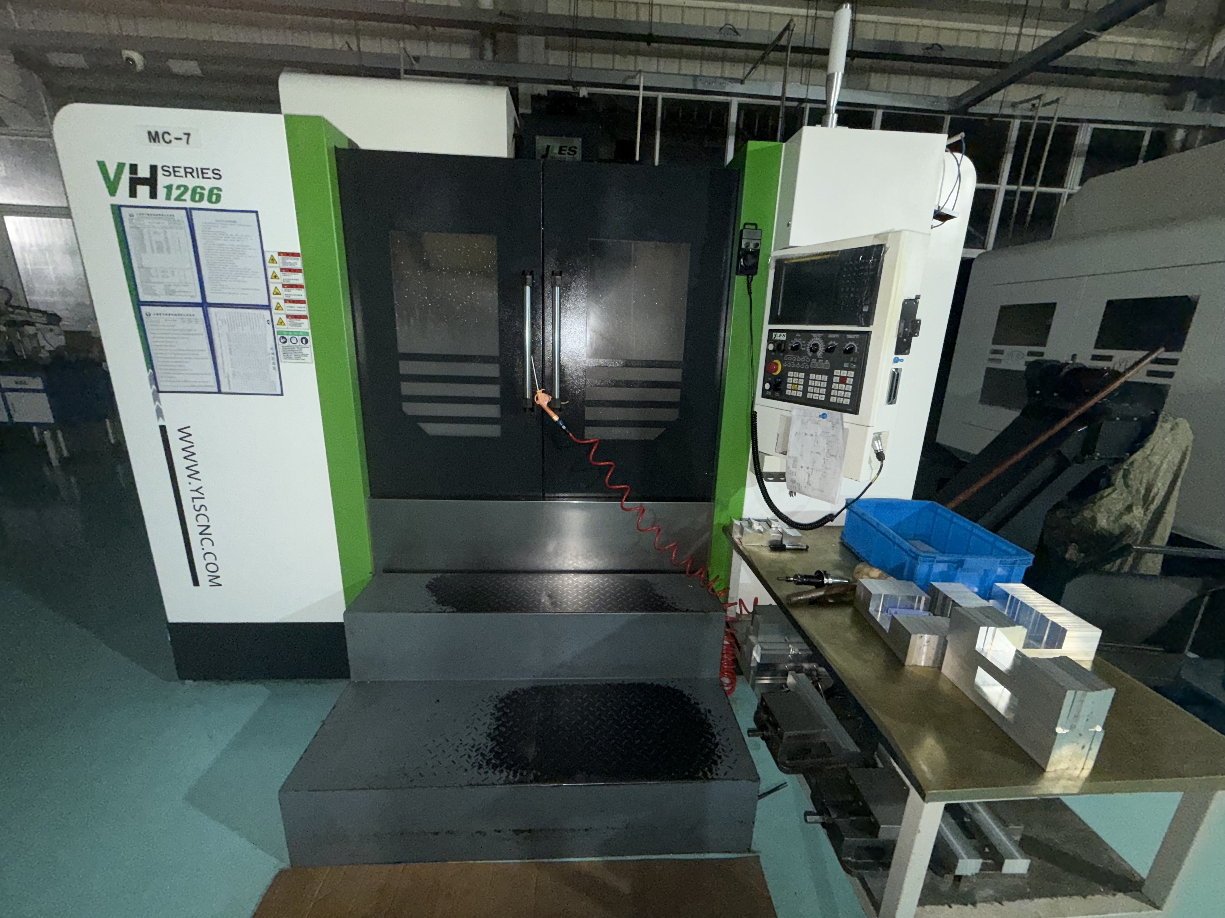 V1266L