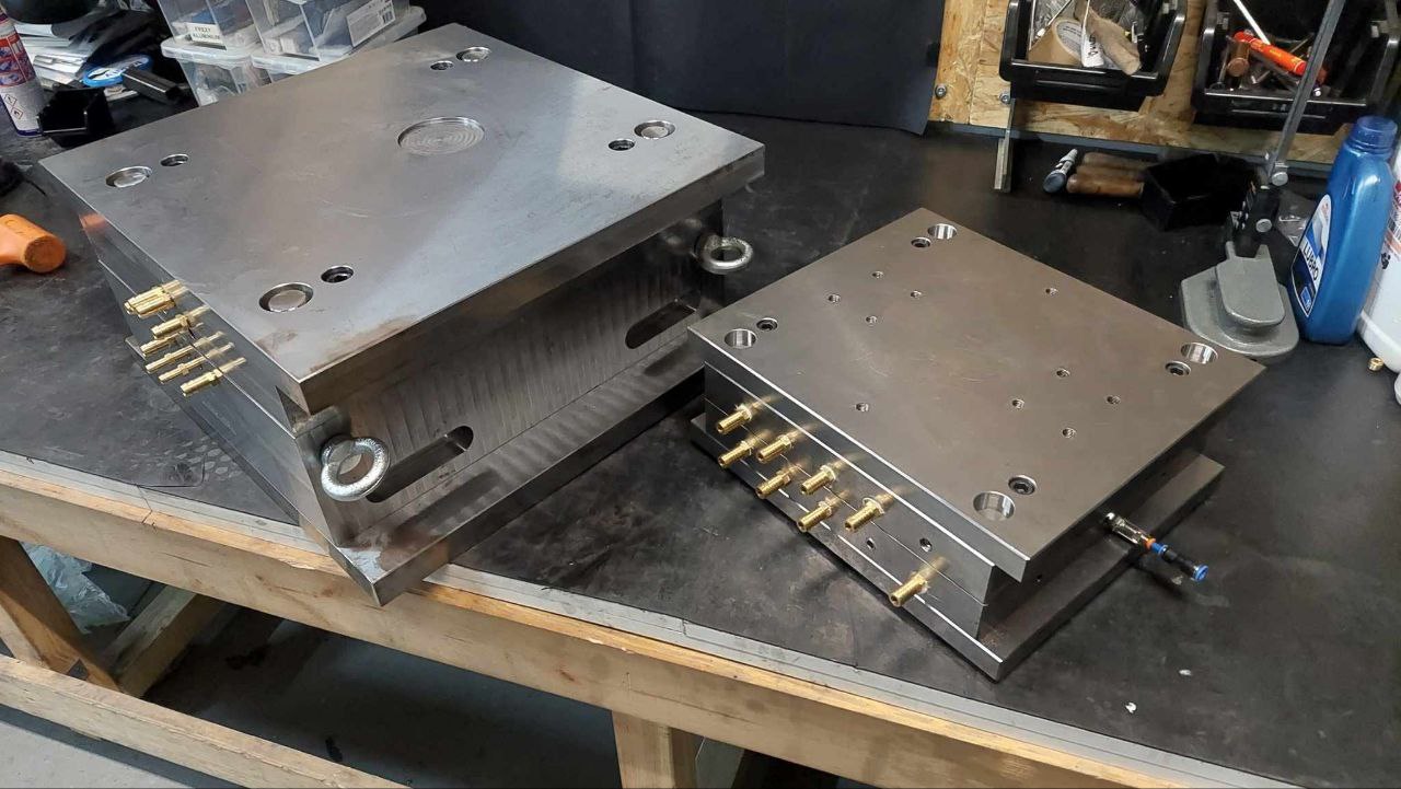 Injection mold
