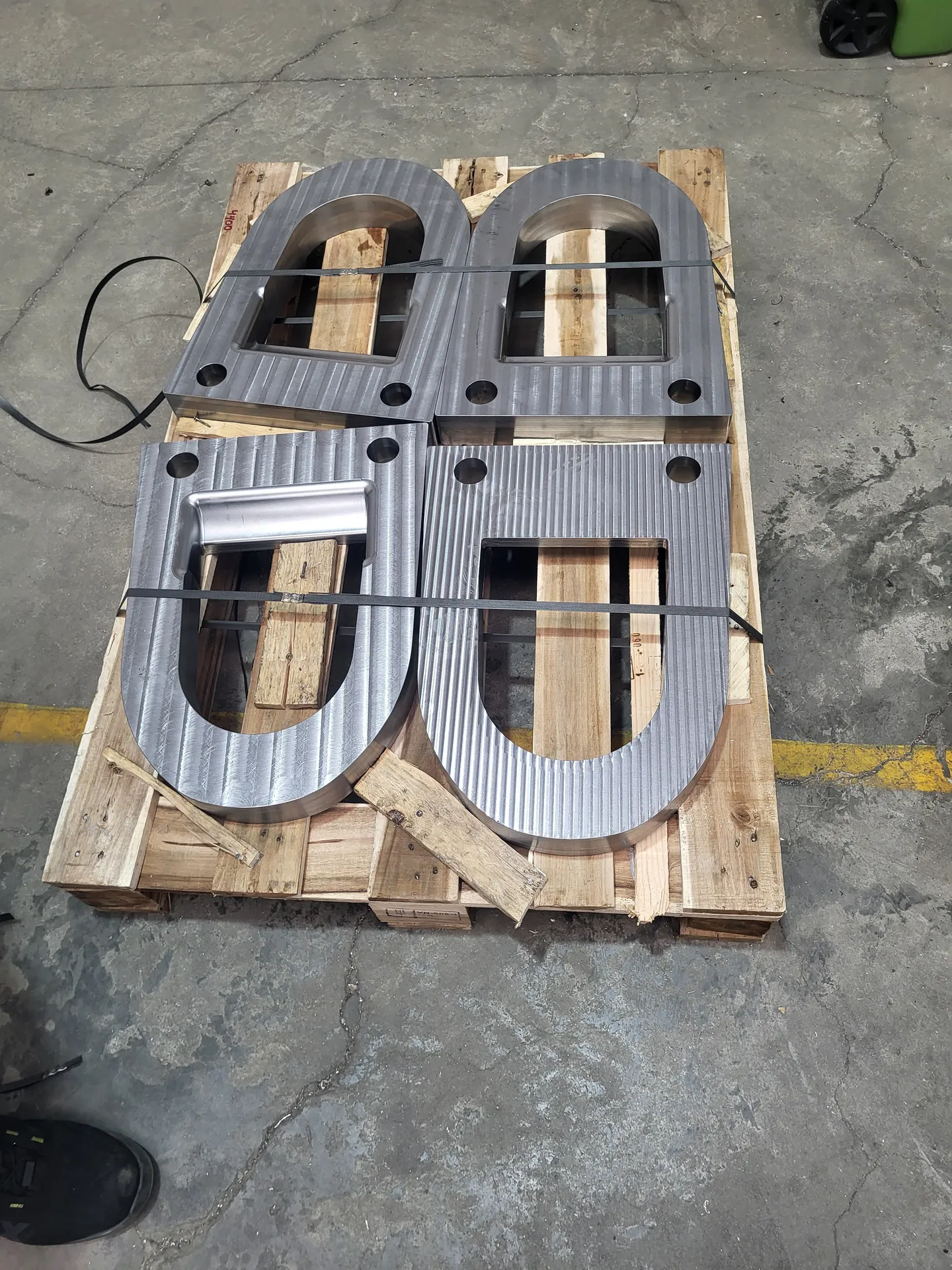 Platte for wind turbine system with chemical galvanizing treatement