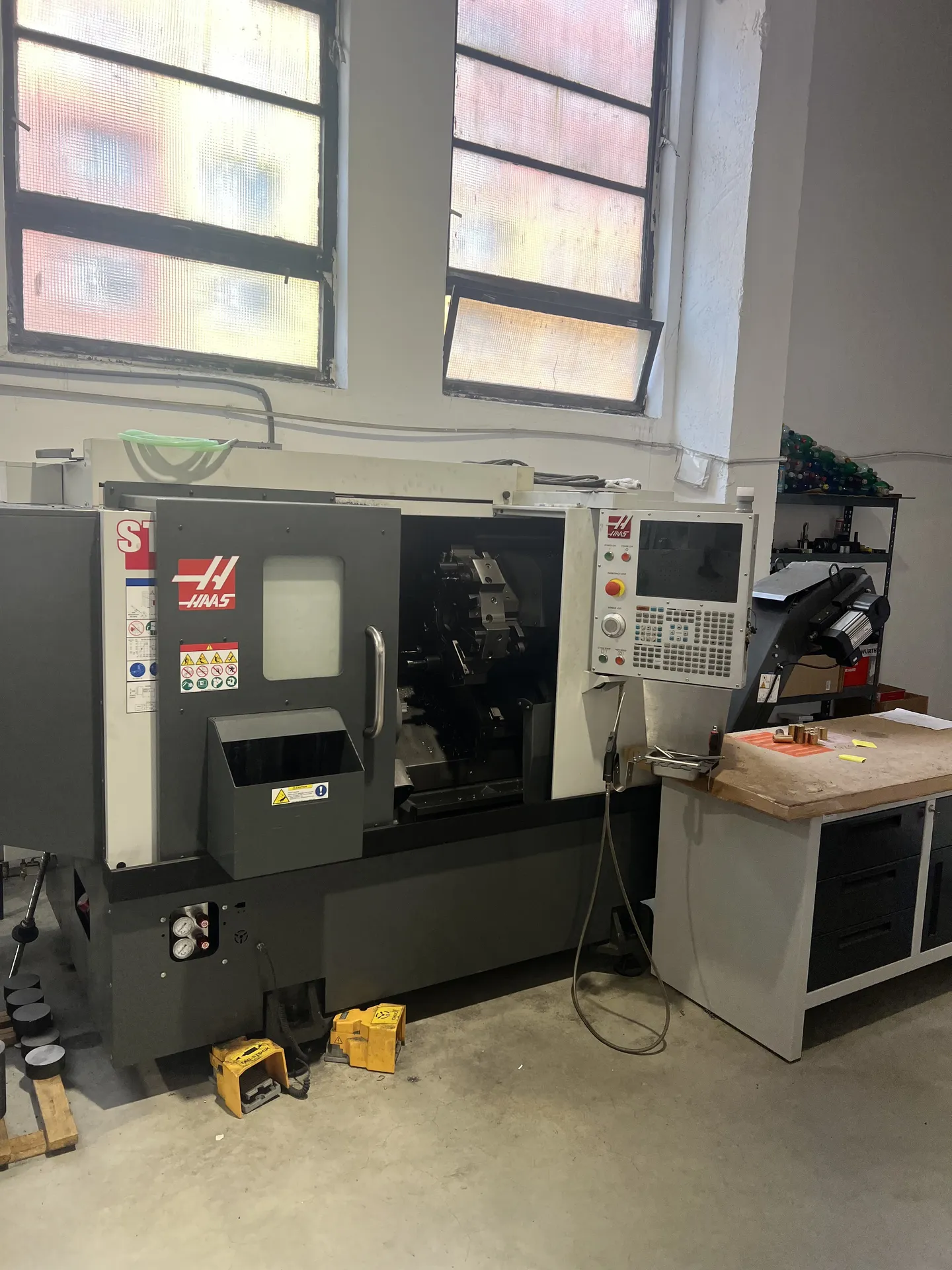 Haas ST 10