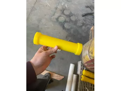 Plastic guide roller
