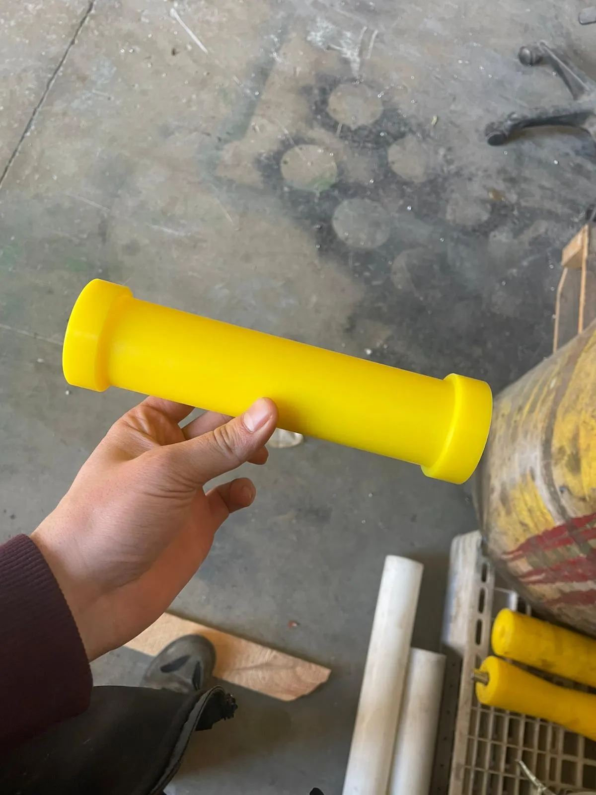 Plastic guide roller
