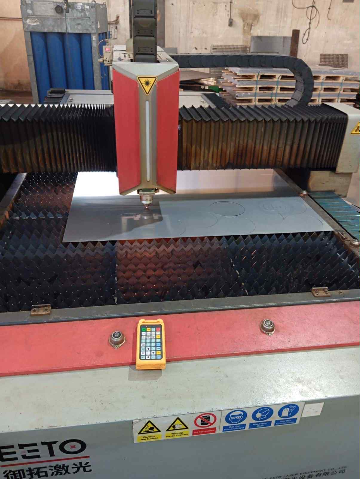 Laser cutting