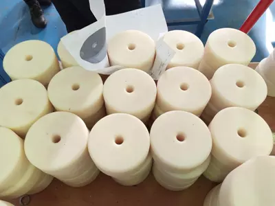 Plastic guide roller